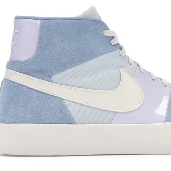 Like NEW Mens Size 8 Nike Blazer Royal- Easter 2018 Hightops - Picture 3 of 14